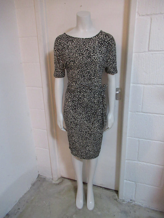 Black print size 8 jersey dress