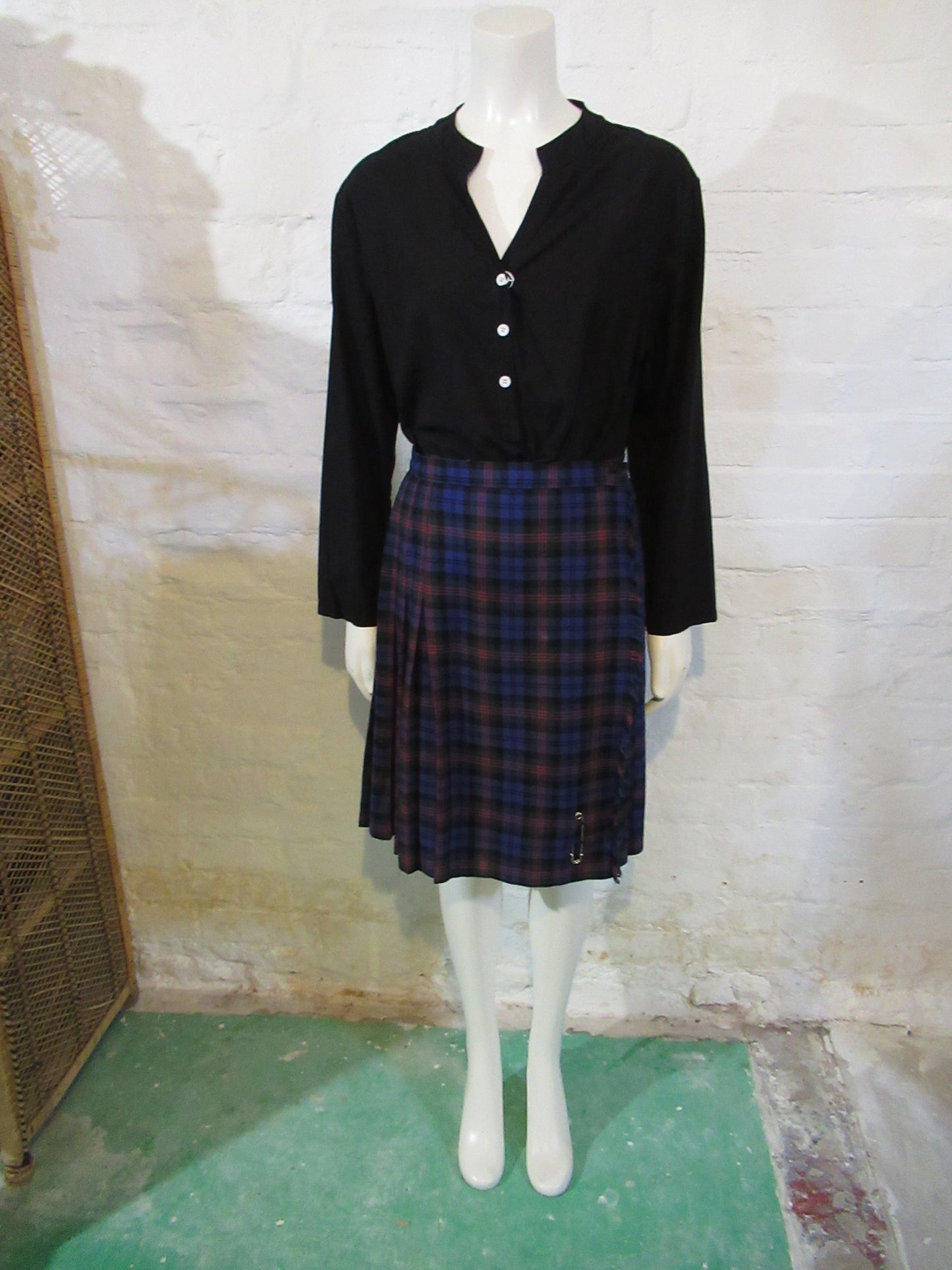 Blue short wool blend kilt style skirt