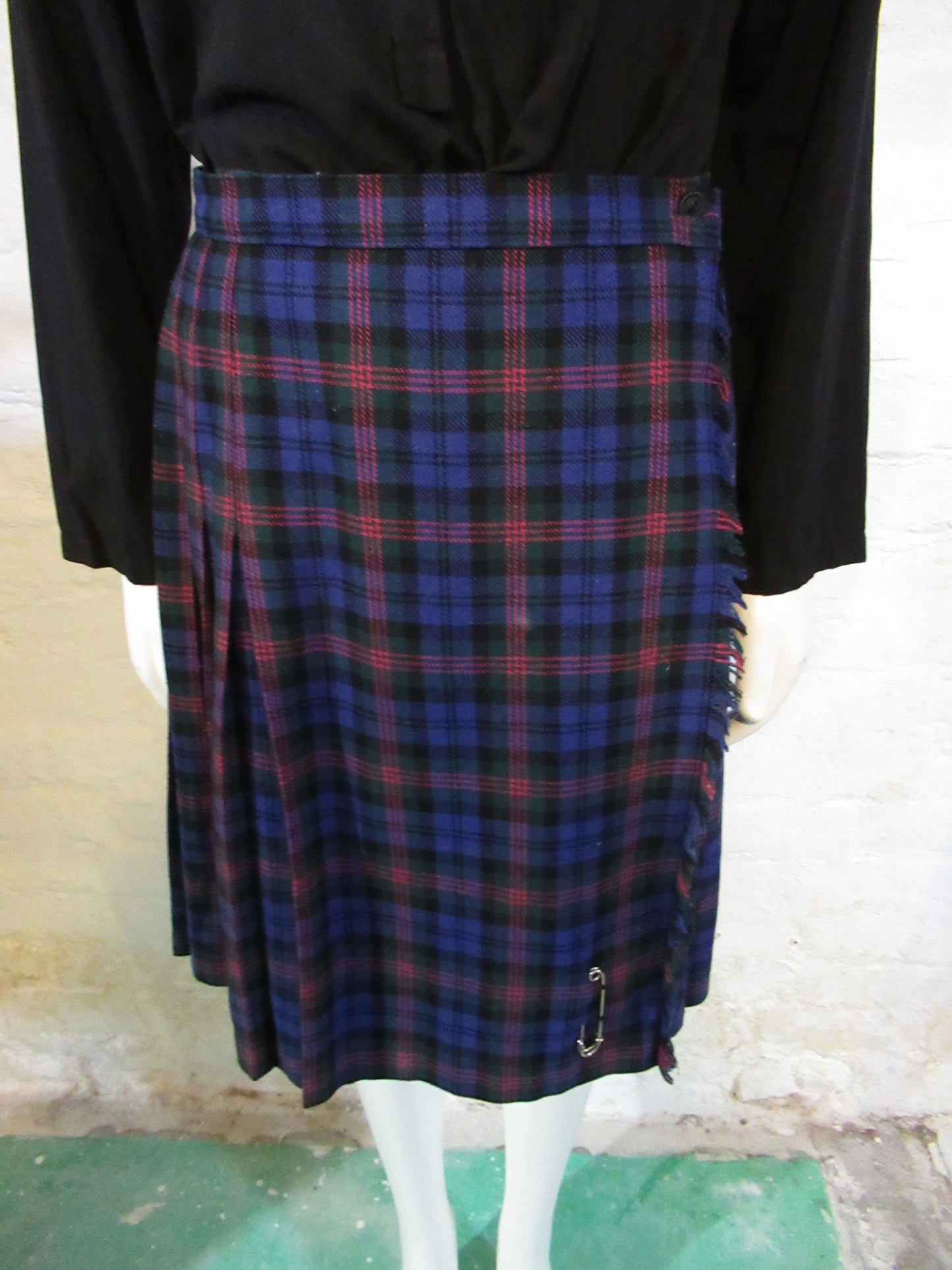 Blue short wool blend kilt style skirt