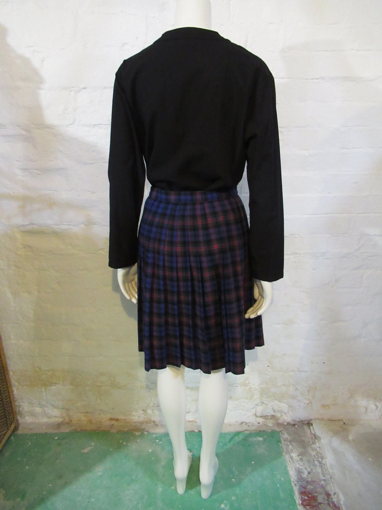 Blue short wool blend kilt style skirt