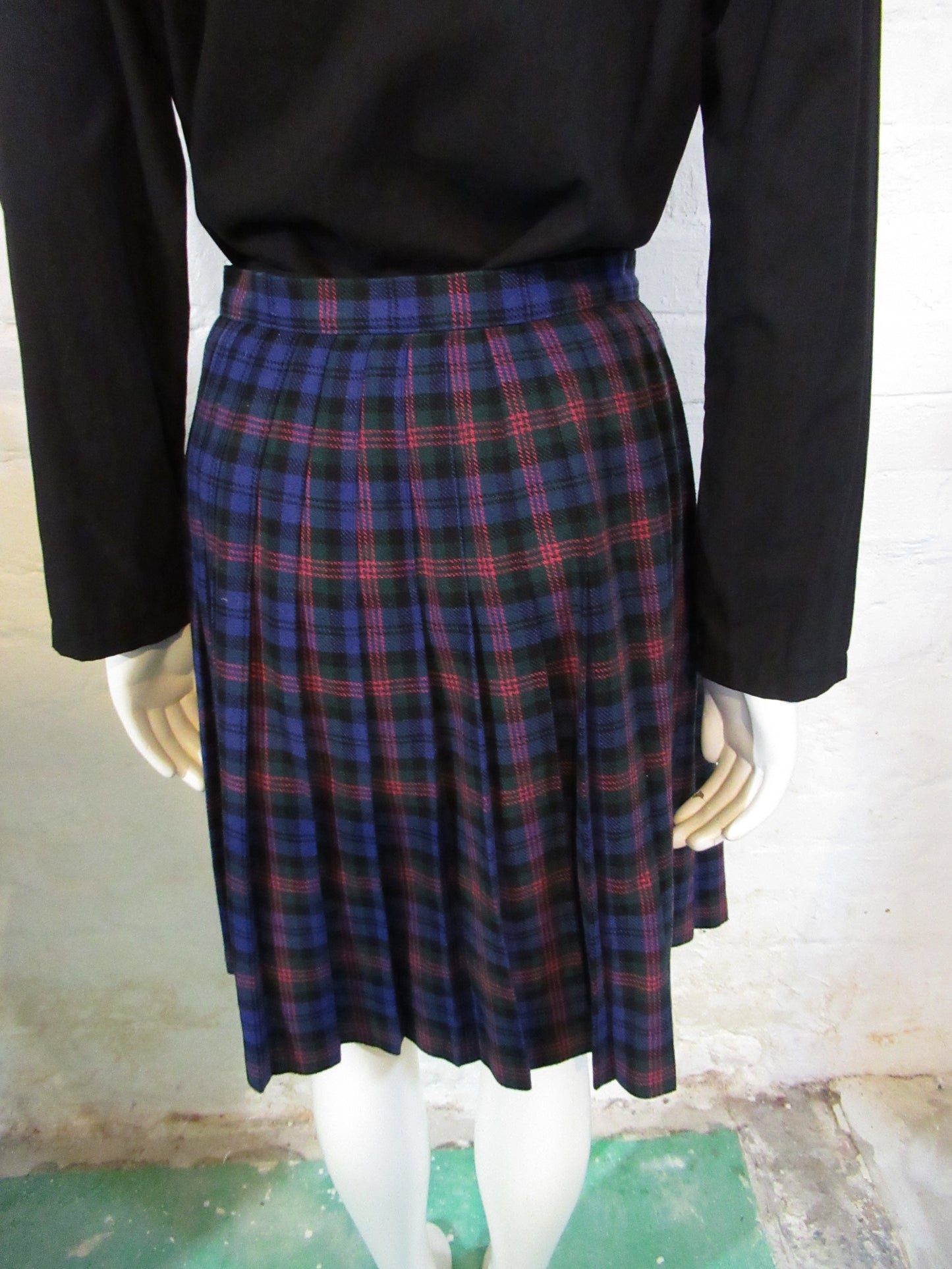 Blue short wool blend kilt style skirt