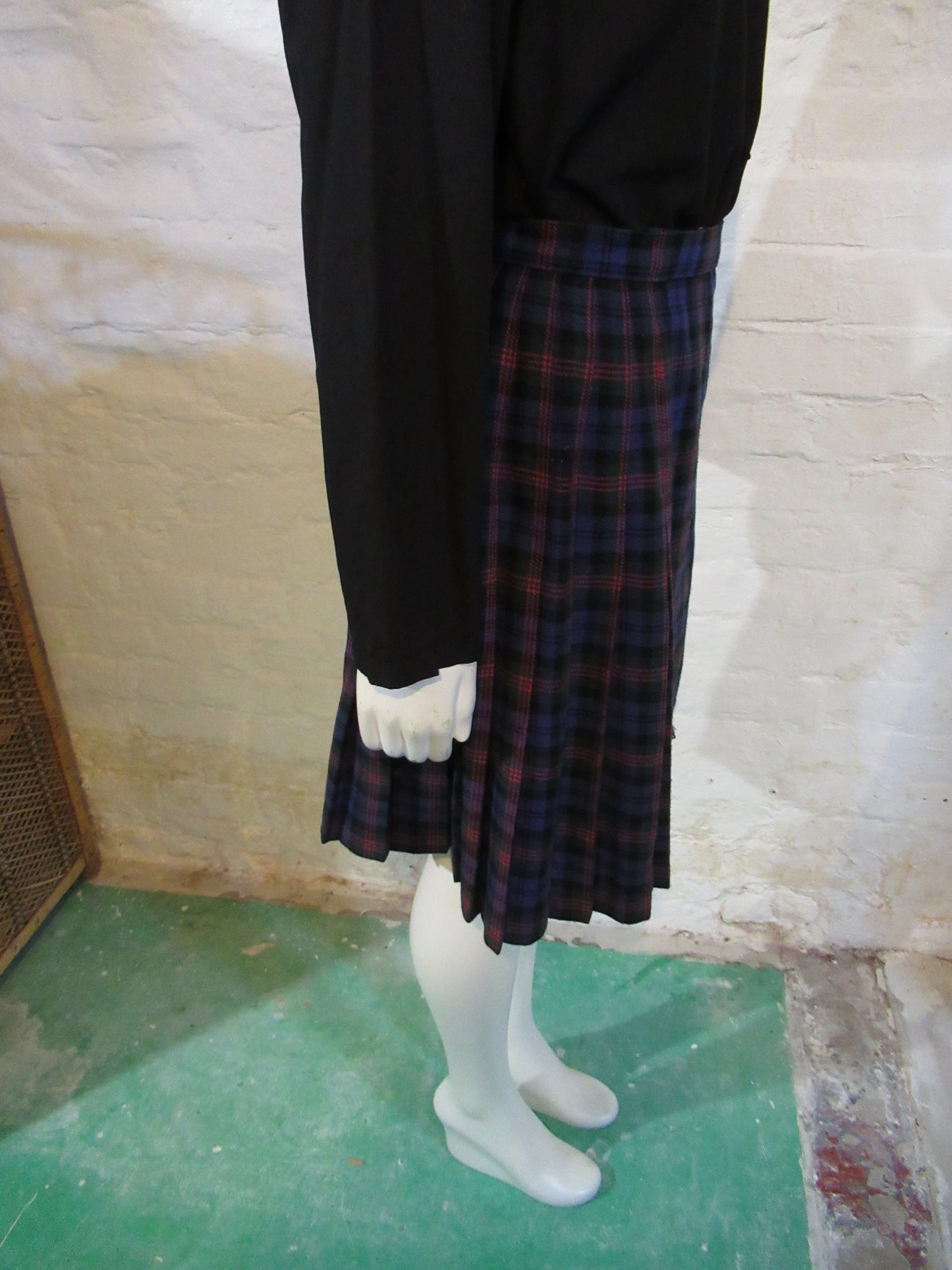 Blue short wool blend kilt style skirt