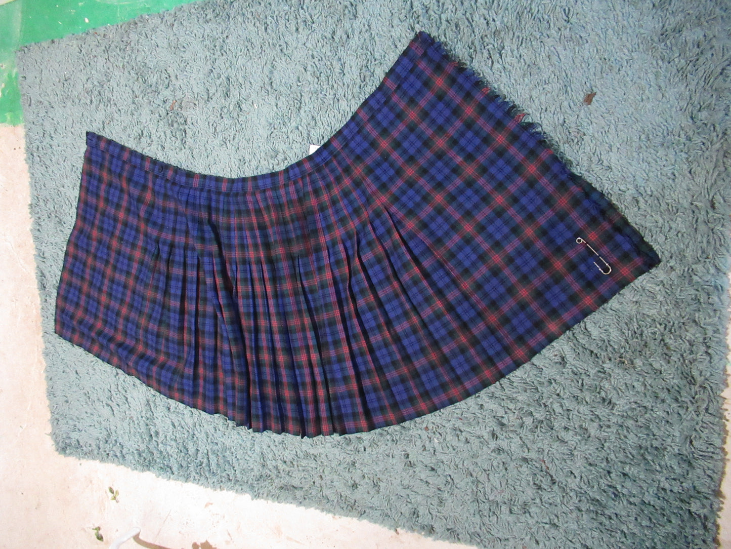 Blue short wool blend kilt style skirt